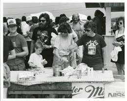 Fans prepare their lunch at the 1987 IMSA 500 at Road America.