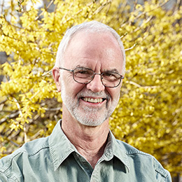 Portrait photo of Dave Peters