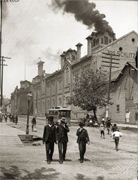 Schlitz Brewing Company, Milwaukee, 1888. WHI 7023