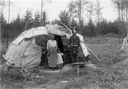 An Ojibwe family