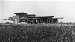 Frank Lloyd Wright model house