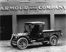 en Packard-lastbil från 1915 som ägs av Armour and Company.