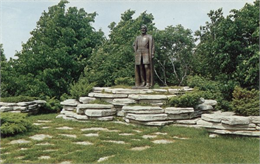 An image of a statue of Jean Nicolet