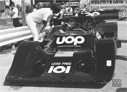 Jackie Oliver’s Shadow DN4-Chevrolet in the pits during 1974 Can-Am.